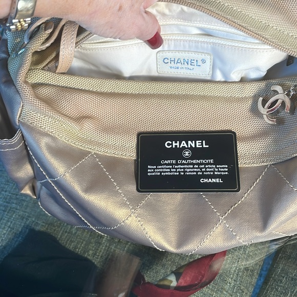 CHANEL Cream Leather Shoulder Bag with COA - Picture 7 of 7